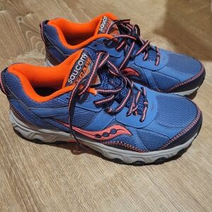 Saucony Escape Sneakers NWOT